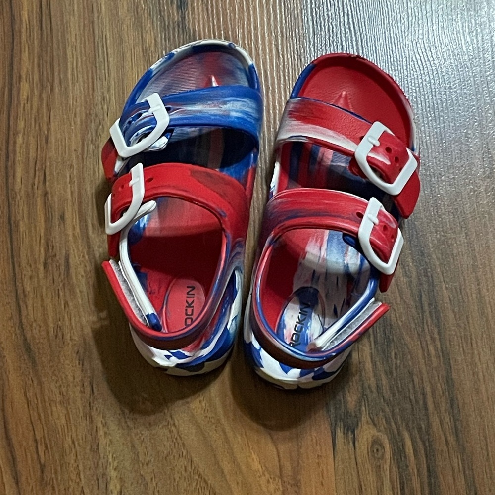 Rockin Footwear Unisex Huntington Buckle Slides red white blue marbled SZ 7/8